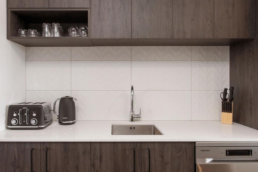 クライストチャーチStylish Brand New Sunny 3Bdrm 3Bth Garage Sleeps 6アパートメント エクステリア 写真
